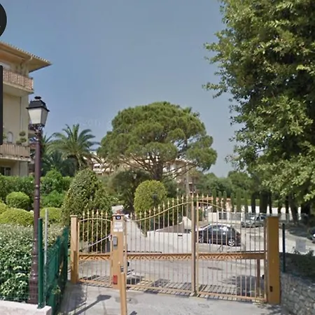 Lejlighed Spacieux Avec Jardin Coeur De St Tropez *